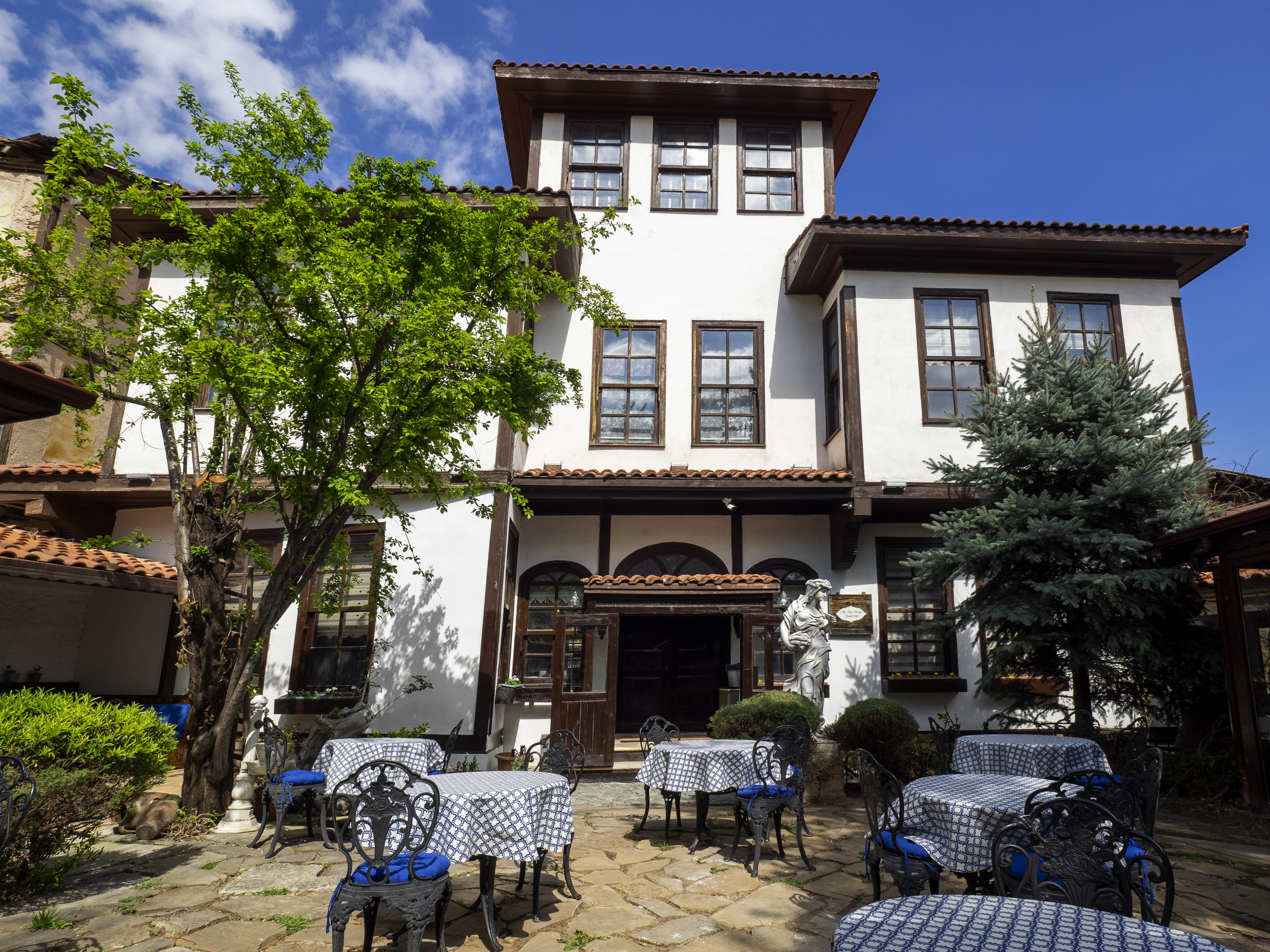 Akif Bey Konağı tarihi cephe görünümü